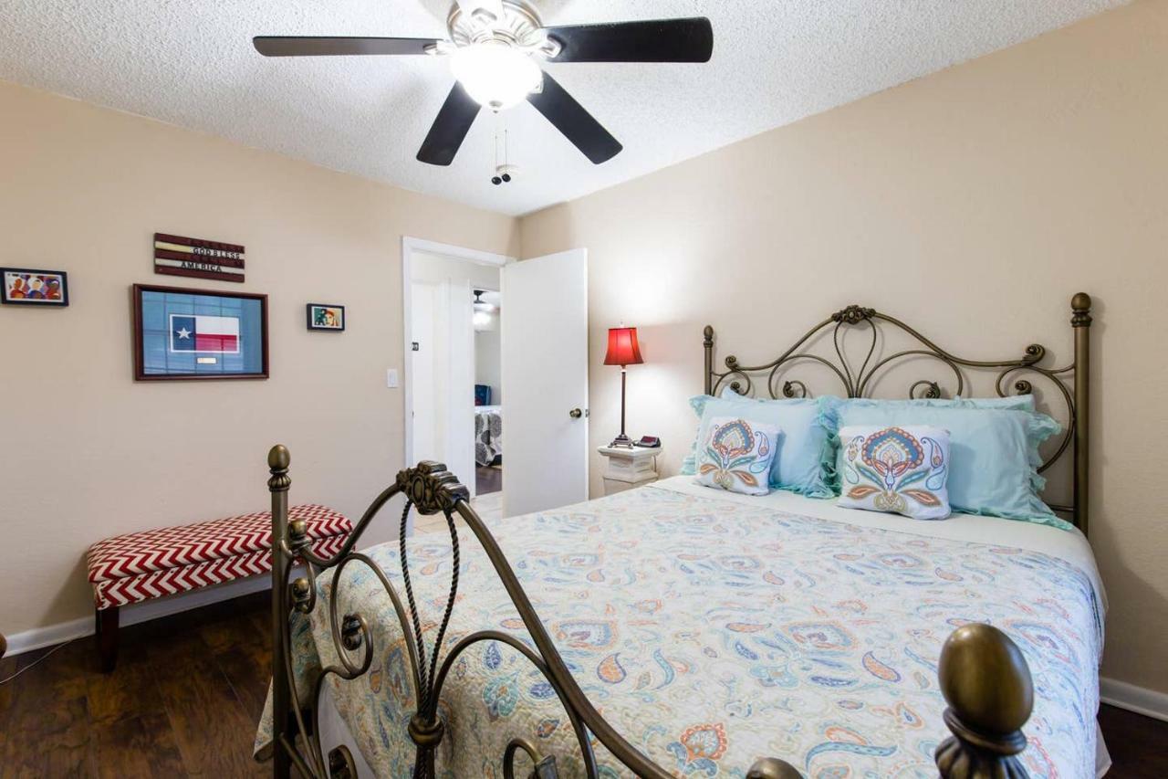 Oasis Near Dfw Airport With Mediterranean Setting Irving Eksteriør billede