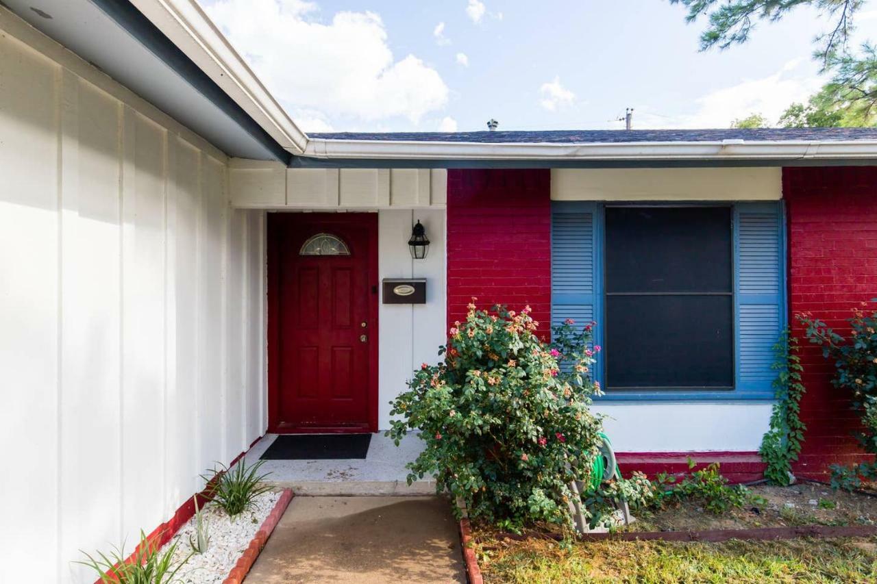 Oasis Near Dfw Airport With Mediterranean Setting Irving Eksteriør billede